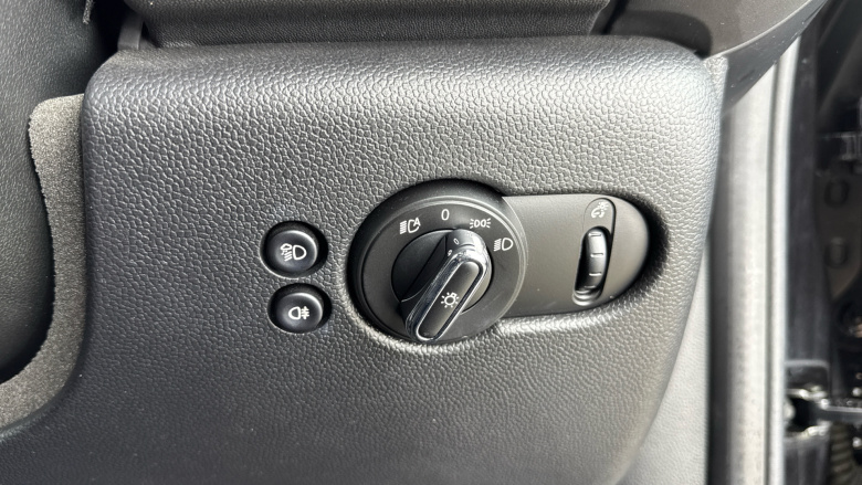 MINI Hatchback 135kW Cooper S Shadow Edition 33kWh 3dr Auto Electric Hatchback